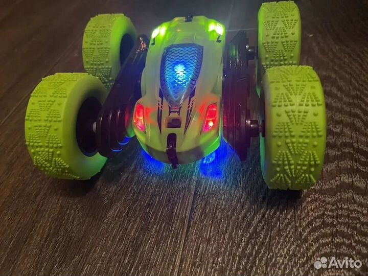 Машинка-перевёртыш на дистанционном управлении