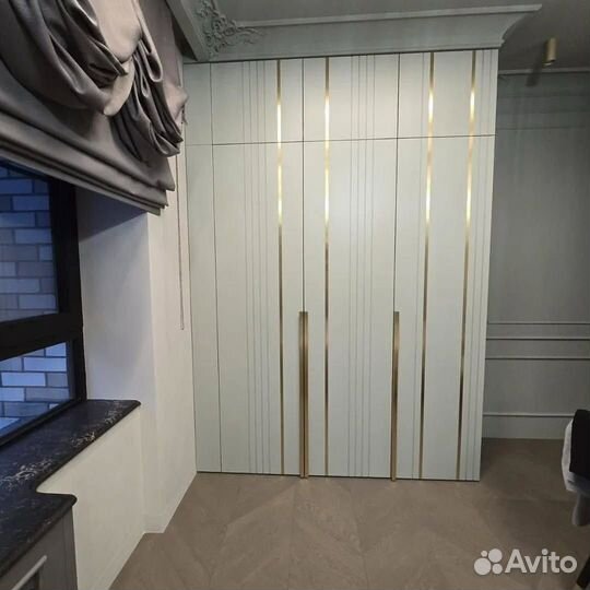 Распашной шкаф