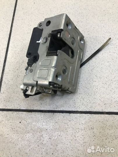 Замок дверной задний левый Renault Logan 1