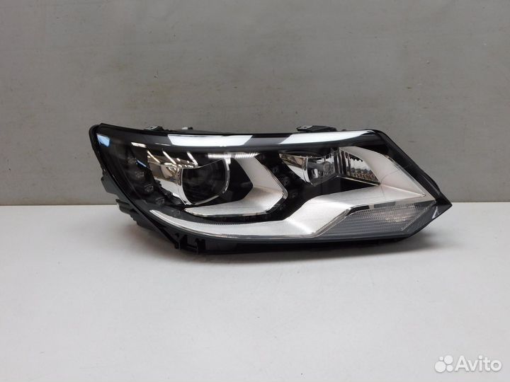 Фара правая Volkswagen Tiguan