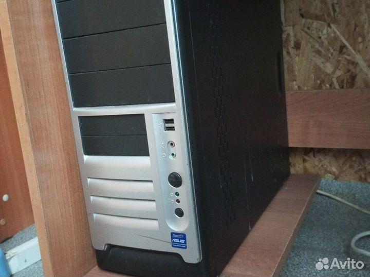 Монитор Samsung и системный блок