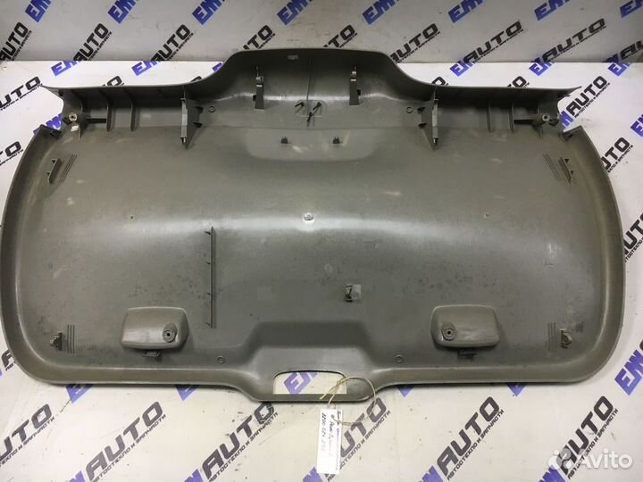 Обшивка крышки багажника Рено Сценик 2