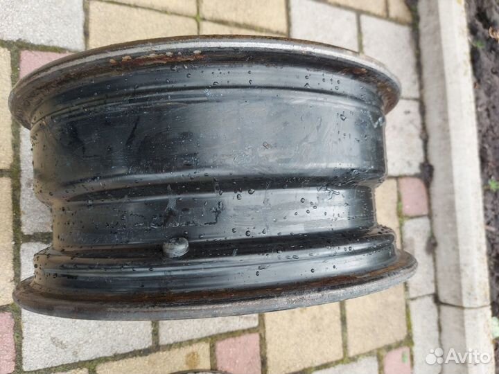 Продаются диски в сборе с колпаками на Тойоту