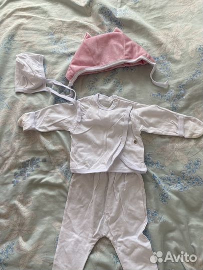 Комплект на выписку для девочки