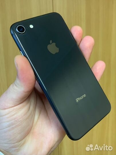 iPhone 8, 64 ГБ