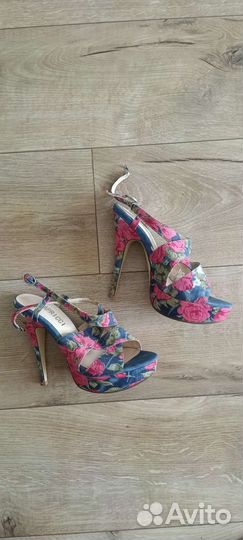 Босоножки 37