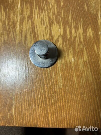 Крючок настенный новый