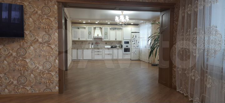 4-к. квартира, 152,9 м², 4/9 эт.