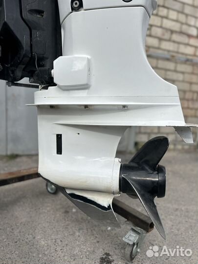 Лолочный мотор suzuki DF70