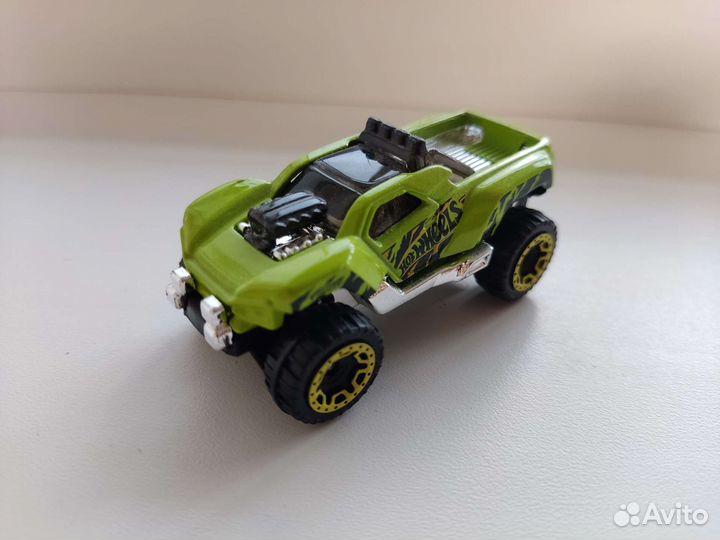 Hot wheels машинки