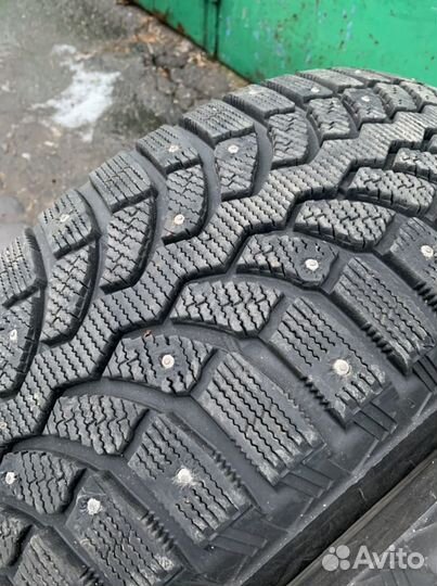 Bridgestone Blizzak Spike-01 265/60 R18 114T