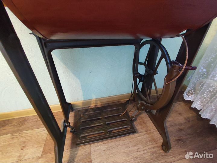 Швейная машина Подольск ножная