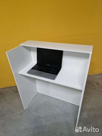 Ресепшн, стойка администратора