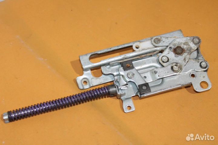 Завес (петля) левая AEG 4055260527 бу. 4643