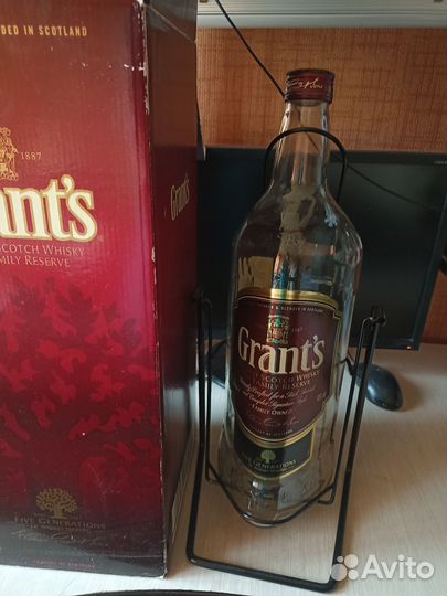 Бутылка стеклянная 3 литра из под виски