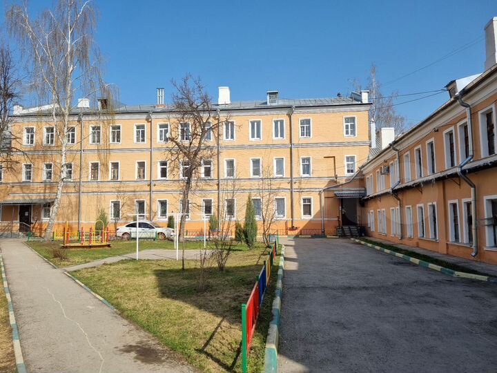 Комната 34 м² в 4-к., 1/2 эт.