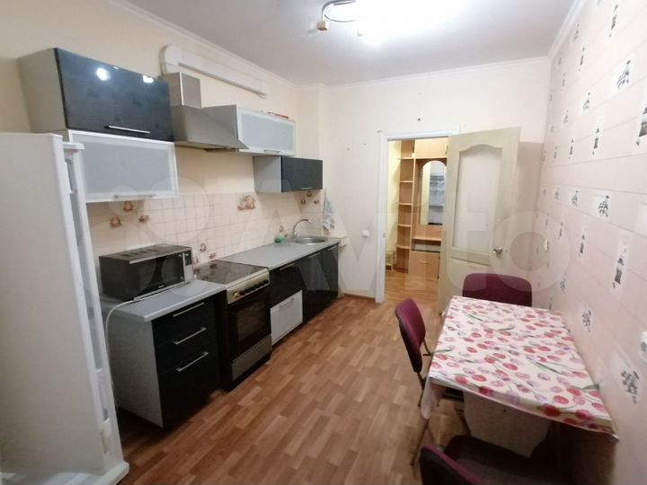 2-к. квартира, 65 м², 8/14 эт.