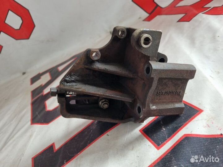 Кронштейн насоса гура Chery Tiggo T11 4G64S4M