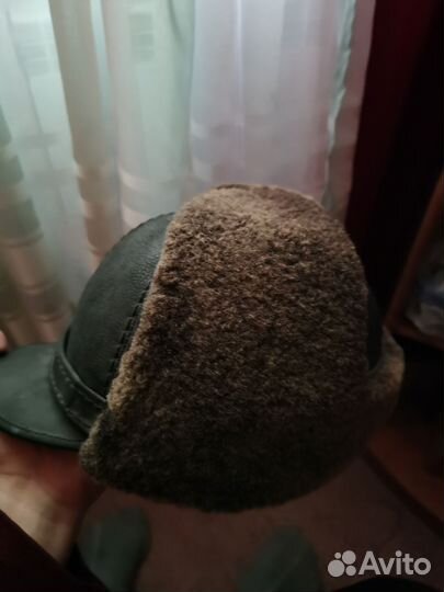 Мужская кожаная кепка