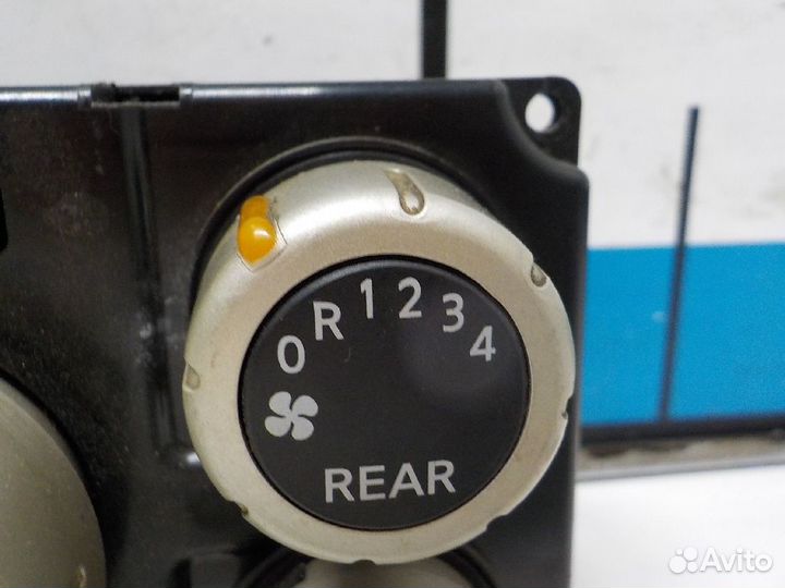 Блок управления отопителем Infiniti QX56 08г