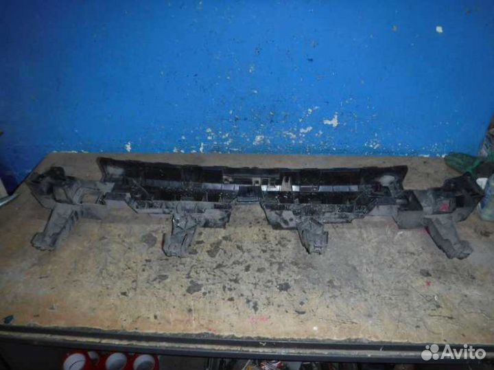 Усилитель бампера задний Renault Kaptur