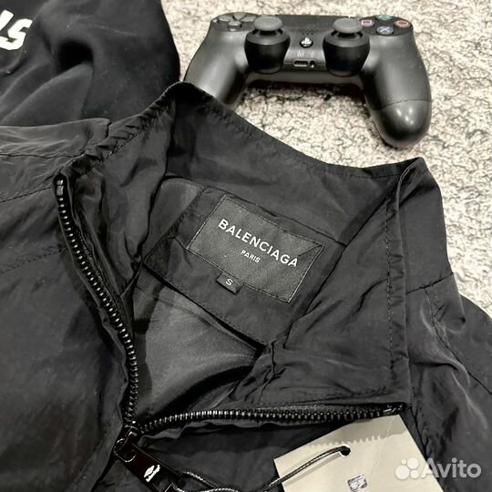 Ветровка Balenciaga Paris 10