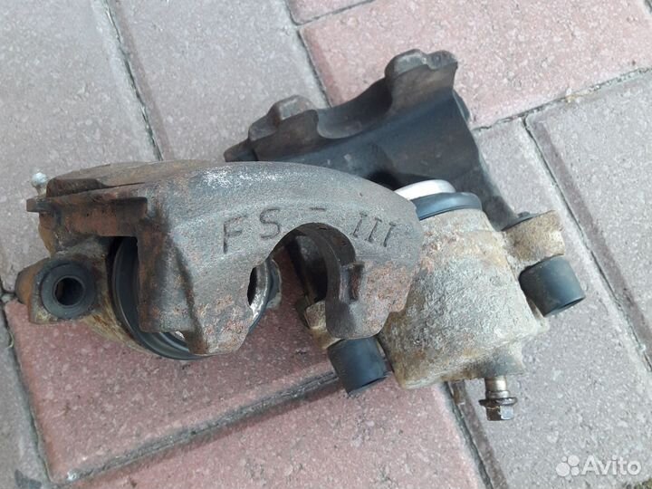 Суппорта передние Skoda Octavia A4