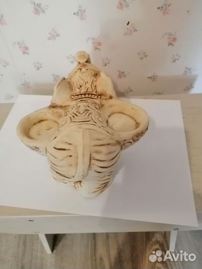 Фигурка слона с корзинками