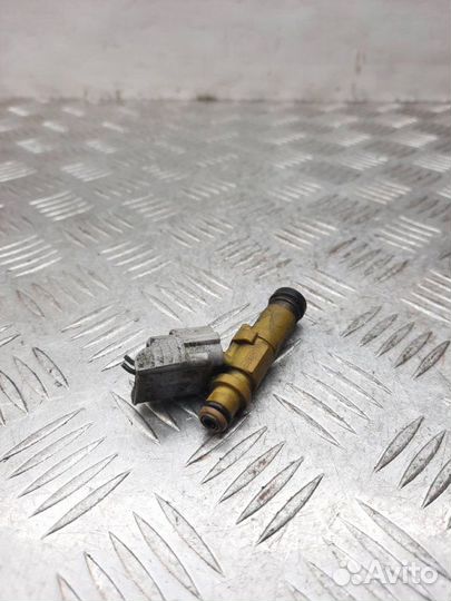 Форсунка Toyota Corolla 1.4 4EFE 2001