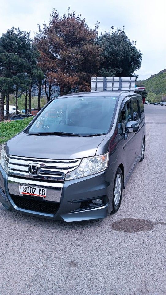Honda Stepwgn: фото владельца