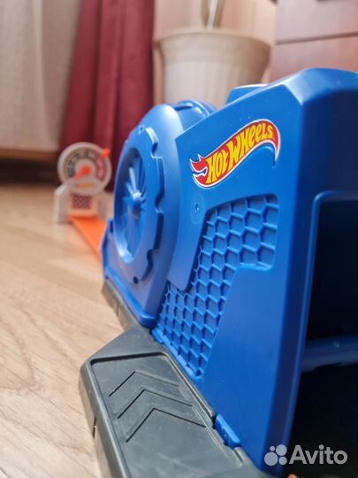 Хотвилс трек