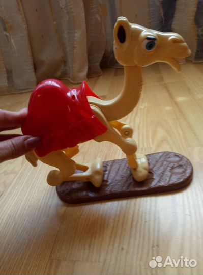 Верблюд, детская игрушка