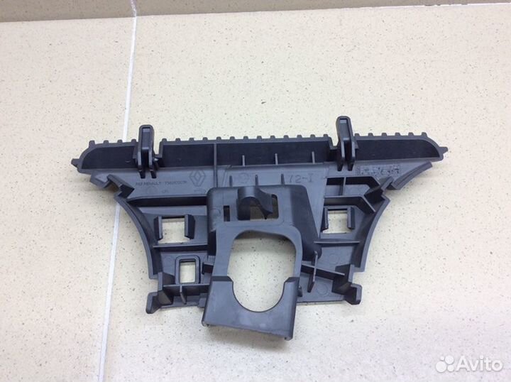 Кронштейн (сопут. товар) левый Renault Megane 3