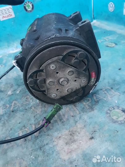 Компрессор кондиционера Volkswagen b5. 8D0260805D