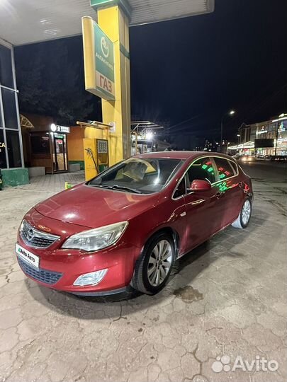 Opel Astra 1.6 AT, 2011, 138 000 км