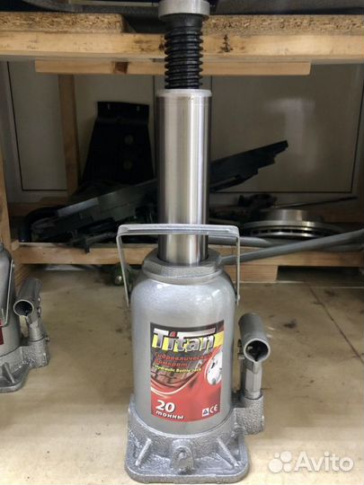 Домкрат 20 тонн. Новый
