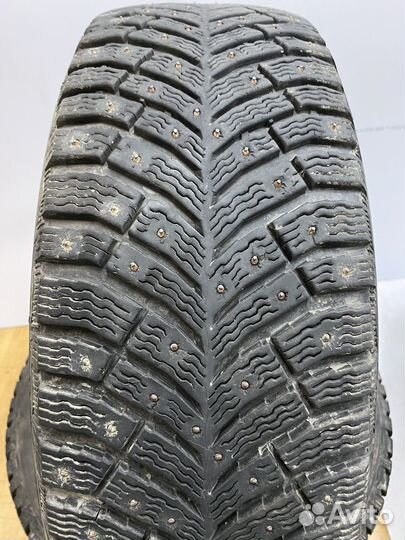 Michelin X-Ice North 4 215/60 R16