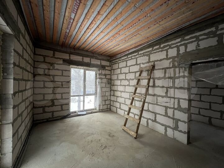 Дом 174 м² на участке 5 сот.