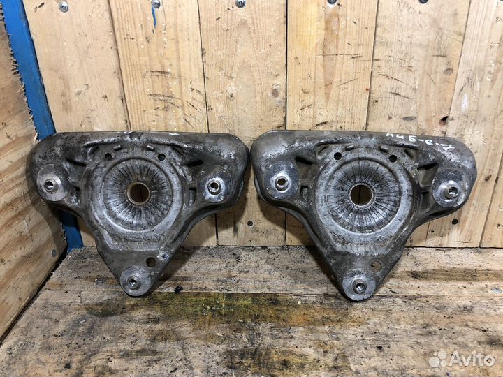 Кронштейн амортизатора Audi A4 B6, Audi A4 B7