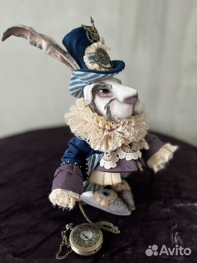 Белый кролик из 