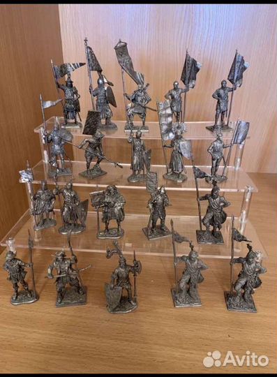 Оловянные солдатики в ассортименте около 300 штук