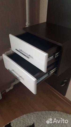 Стеллаж настенный навесной