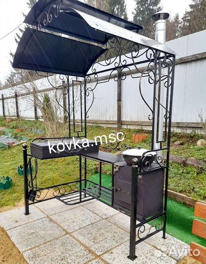 Мангал с крышей