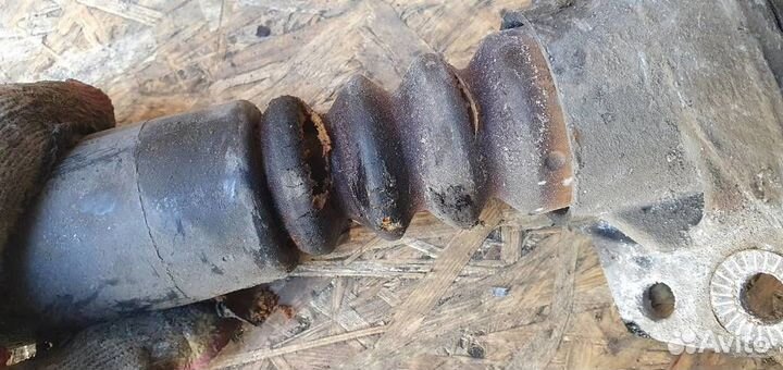 Амортизатор задний Volkswagen Golf V 2003-2009