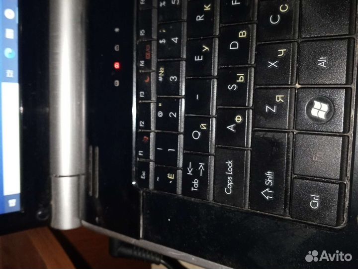 Продаю старый ноутбук