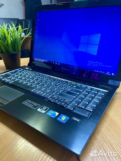 Ноутбук Lenovo Core i3 / 8GB/ 240GB SSD