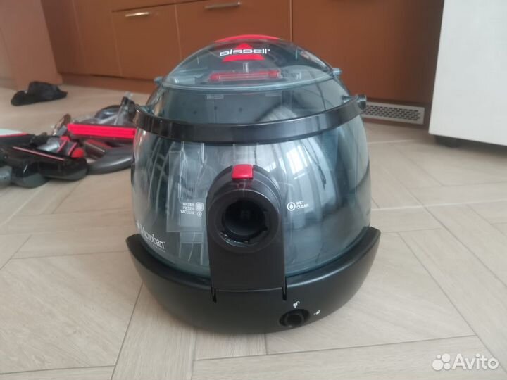 Моющий пылесос новый