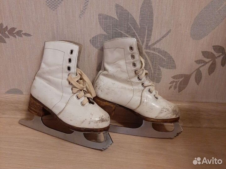Раритетные коньки детские фигурные 17-18 размер