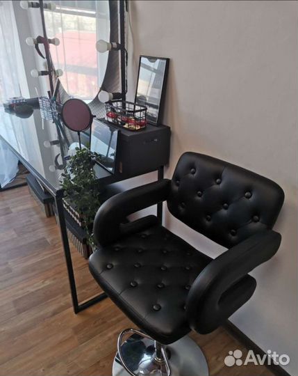 Гримерное зеркало + стол. Зеркало в салон красоты