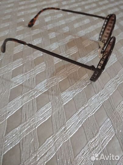 Солнцезащитные очки женские брендовые